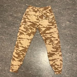 camo pants